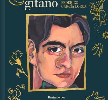 Romancero gitano de García Lorca en la edición ilustrada de Ilu Ros. la cubierta es un verdeazulado o un azulverdoso de tono oscuro como de otoño con una ilustración de la famosa foto de Lorca joven con pajarita y le raya en medio con el flequillo cayendo a los lados. Al rededor hay ilustraciones de amapolas, caballos, ángeles al estilo que hacía el poeta